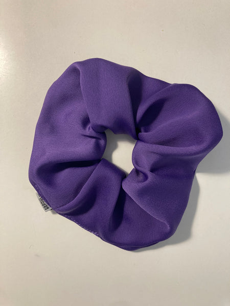 Upcycled scrunchies / Αξεσουάρ μαλλιών από ανακυκλωμένα υφάσματα