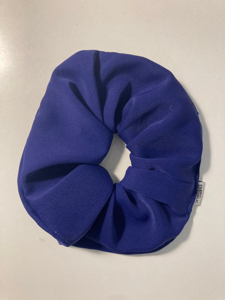 Upcycled scrunchies / Αξεσουάρ μαλλιών από ανακυκλωμένα υφάσματα