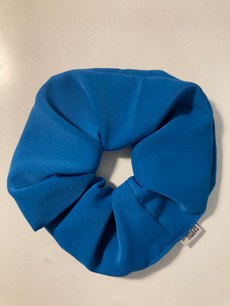 Upcycled scrunchies / Αξεσουάρ μαλλιών από ανακυκλωμένα υφάσματα