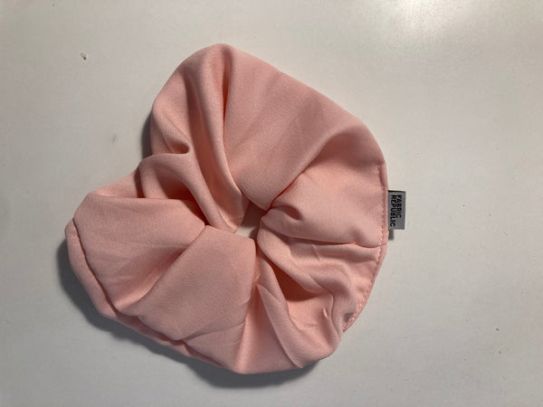 Upcycled scrunchies / Αξεσουάρ μαλλιών από ανακυκλωμένα υφάσματα